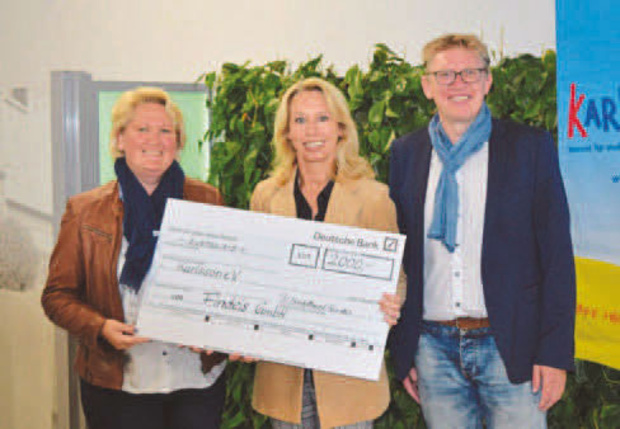 Firma Findeis spendet 2000 Euro für den Verein Karlsson